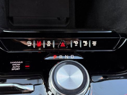 Used 2024 Jeep Wagoneer L Series II w/ Flexible Seating Group image 15