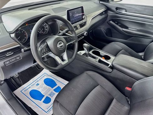 Used 2023 Nissan Altima 2.5 SV FWD image 9