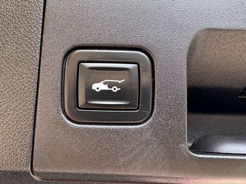 Used 2020 Cadillac XT4 Premium Luxury w/ Driver Awareness Package image 15