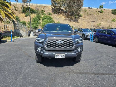Used 2023 Toyota Tacoma TRD Off-Road w/ Black Out Package (TMS) AWD/4WD image 12