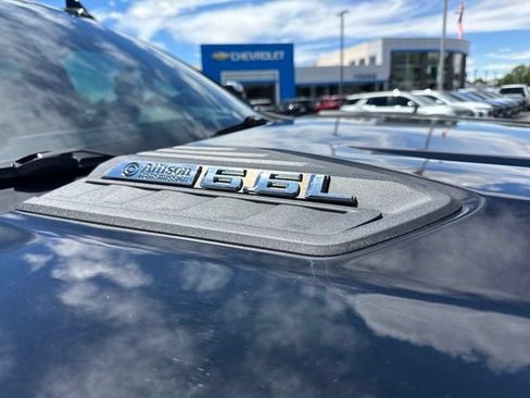 Used 2024 Chevrolet Silverado 2500 LTZ w/ LTZ Convenience Package AWD/4WD image 11
