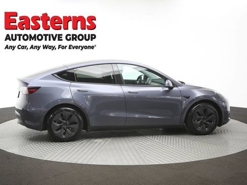 Used 2022 Tesla Model Y Long Range AWD/4WD image 38