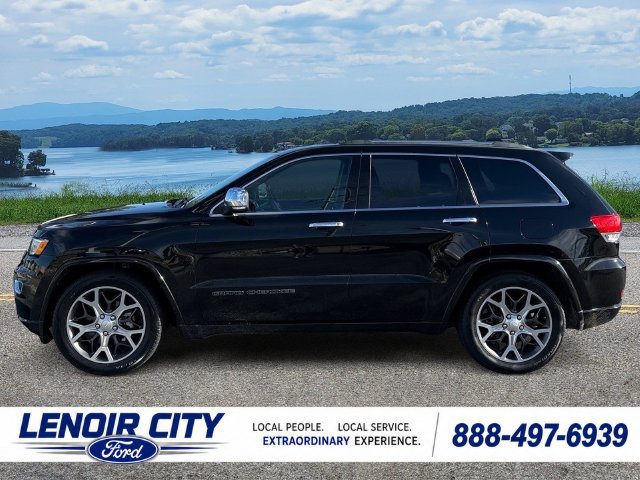 Used 2019 Jeep Grand Cherokee Overland AWD/4WD image 6