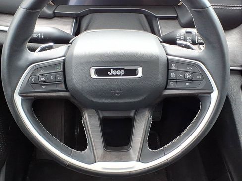 Used 2022 Jeep Grand Cherokee Limited AWD/4WD image 14