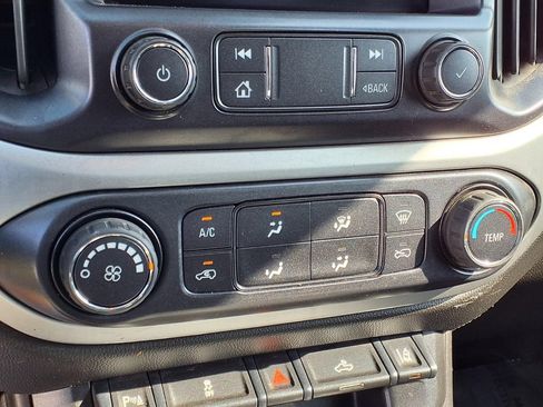 Used 2020 Chevrolet Colorado LT w/ Safety Package AWD/4WD image 12