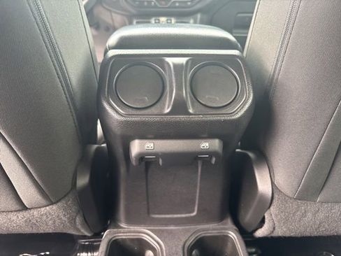 Used 2018 Jeep Wrangler Unlimited Sport S AWD/4WD image 12