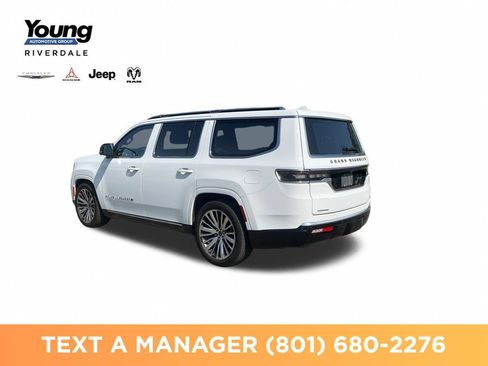 Used 2023 Jeep Grand Wagoneer Series III AWD/4WD image 3