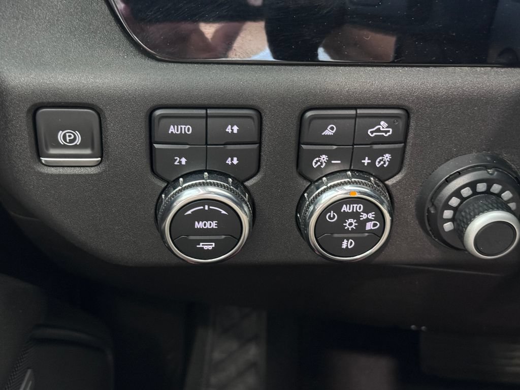 Certified 2023 GMC Sierra 1500 SLT AWD/4WD image 26