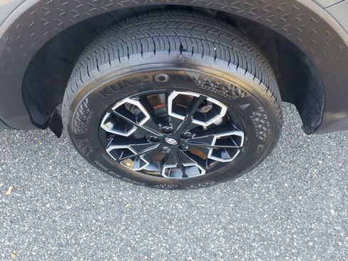 Used 2022 Hyundai Santa Cruz SEL Premium image 6