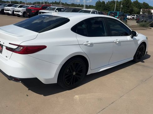 Used 2025 Toyota Camry SE FWD image 8