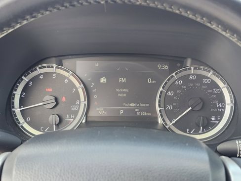 Used 2023 Toyota Highlander XLE FWD image 25