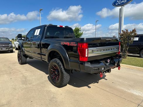 Used 2020 Ford F250 Platinum w/ FX4 Off-Road Package AWD/4WD image 4