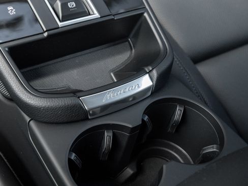 Used 2026 Porsche Macan image 27
