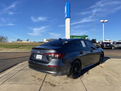 Used 2025 Honda Civic Sport image 10