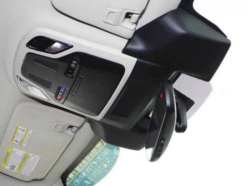 Certified 2025 Subaru Outback Premium image 17