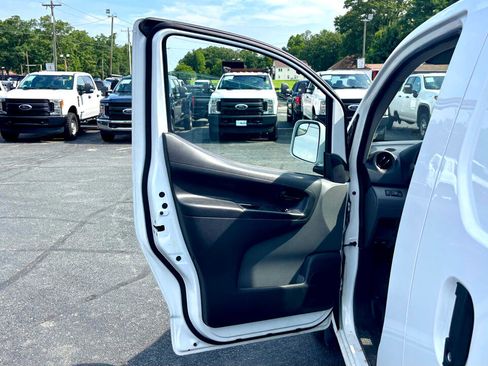 Used 2017 Nissan NV200 SV w/ Technology Package image 13