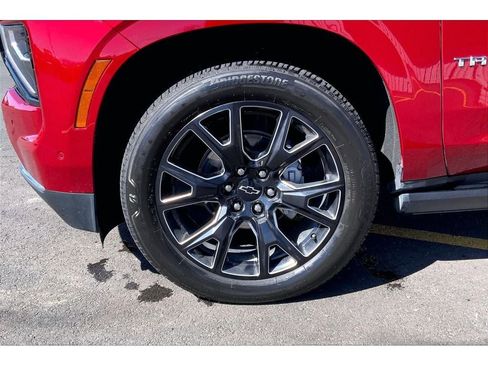 Used 2026 Chevrolet Tahoe High Country AWD/4WD image 10