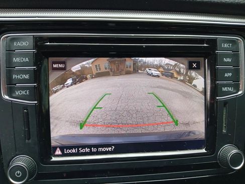 Used 2018 Volkswagen Passat 2.0T SE image 23