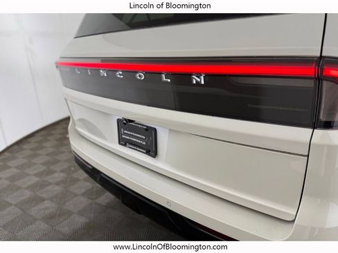 New 2025 Lincoln Navigator L Black Label image 30