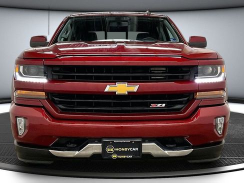 Used 2018 Chevrolet Silverado 1500 LT w/ All Star Edition AWD/4WD image 2