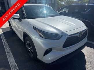 Used 2023 Toyota Highlander XLE video 1