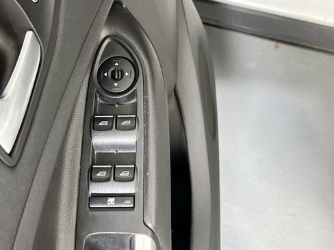 Used 2017 Ford Escape SE w/ SE Cold Weather Package AWD/4WD image 17