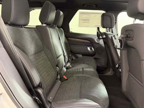 New 2026 Land Rover Discovery S AWD/4WD image 26