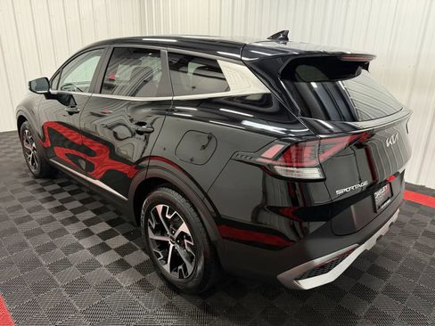 Used 2023 Kia Sportage EX FWD image 3