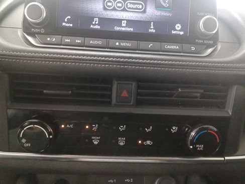 Used 2024 Nissan Rogue S FWD image 26