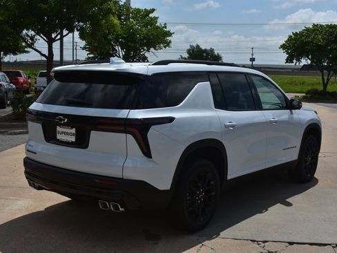 New 2026 Chevrolet Traverse LT w/ Midnight/Sport Edition FWD image 5