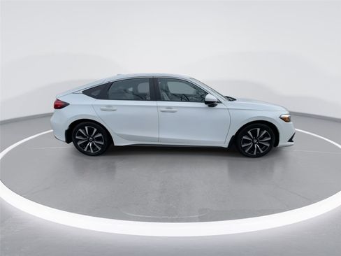 Used 2024 Honda Civic EX-L image 9