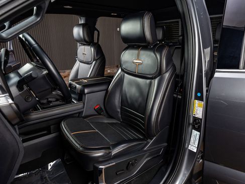 Used 2024 Ford F350 Platinum w/ FX4 Off-Road Package image 29