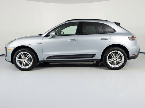 Certified 2025 Porsche Macan image 2