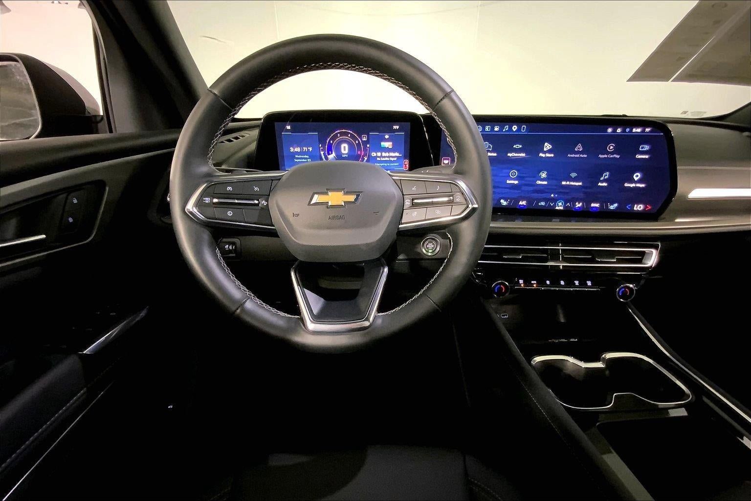 Used 2026 Chevrolet Traverse LT w/ Driver Confidence Package FWD image 5