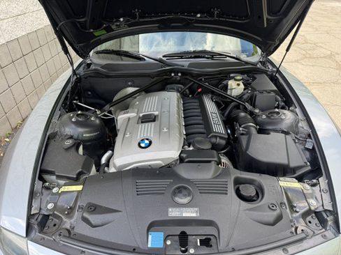 Used 2006 BMW Z4 3.0i RWD image 5