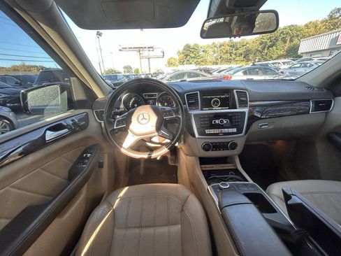 Used 2016 Mercedes-Benz GL 450 4MATIC image 17