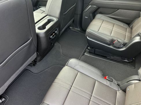 New 2026 Chevrolet Suburban High Country image 13