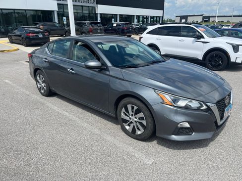 Used 2020 Nissan Altima 2.5 S FWD image 4