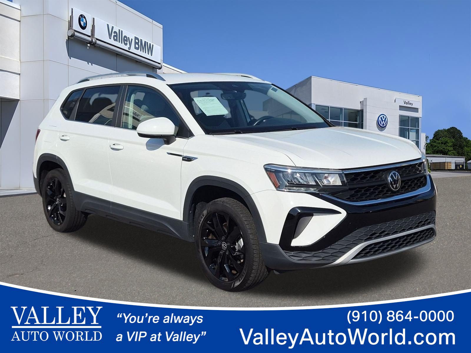 Used 2023 Volkswagen Taos SE w/ Black Wheel Package FWD image 1
