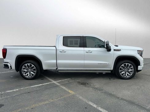 Used 2025 GMC Sierra 1500 Denali w/ Denali Reserve Package image 2