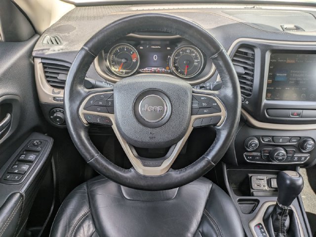 Used 2017 Jeep Cherokee Limited FWD image 30