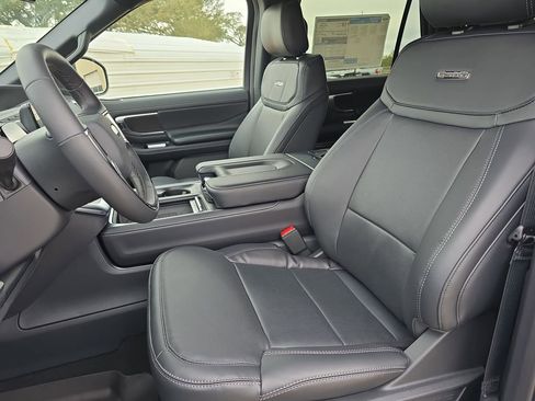 New 2025 Ford Expedition Platinum w/ Stealth Performance Package AWD/4WD image 23
