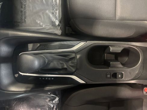 Used 2025 Toyota Corolla LE image 40