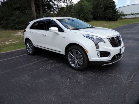 New 2026 Cadillac XT5 Premium Luxury w/ Driver Assist Package FWD image 3