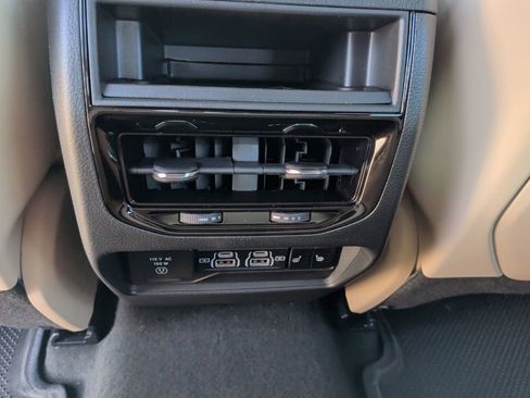 New 2025 Jeep Grand Cherokee Limited image 44