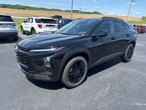 New 2026 Chevrolet Trax ACTIV w/ Driver Confidence Package FWD image 1