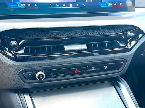 New 2026 BMW 230i Coupe w/ Premium Package RWD image 23