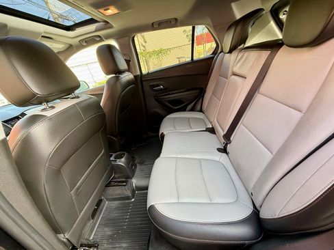 Used 2018 Chevrolet Trax Premier AWD/4WD image 35