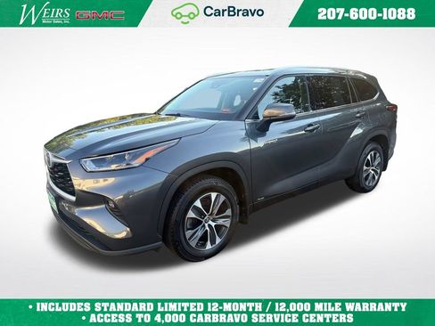 Used 2021 Toyota Highlander XLE AWD/4WD image 1