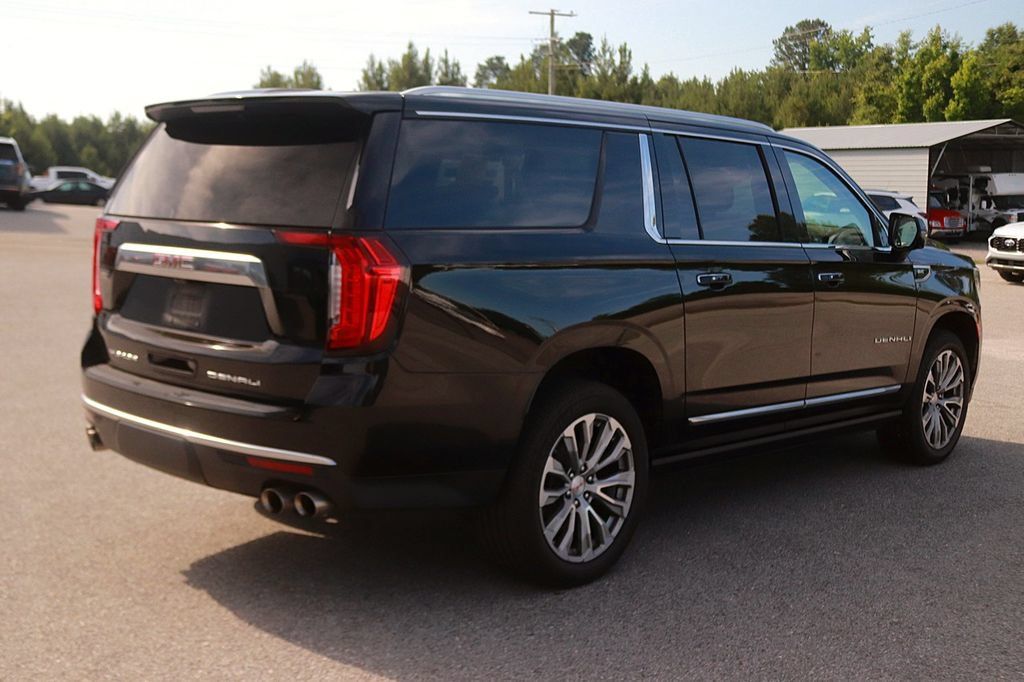 Used 2021 GMC Yukon XL Denali w/ Denali Premium Package AWD/4WD image 7